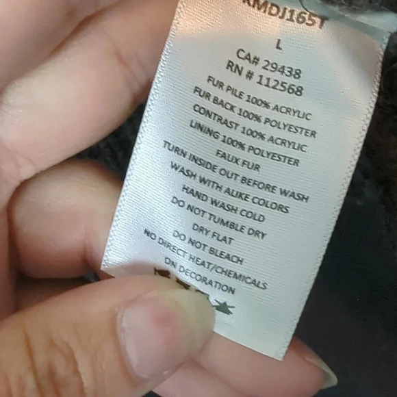 Miss Me Girls Fur Vest. Large - Picture 4 of 5